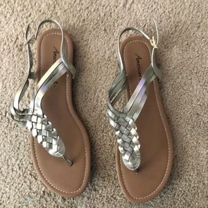 American Eagle size 10 gold sandals
